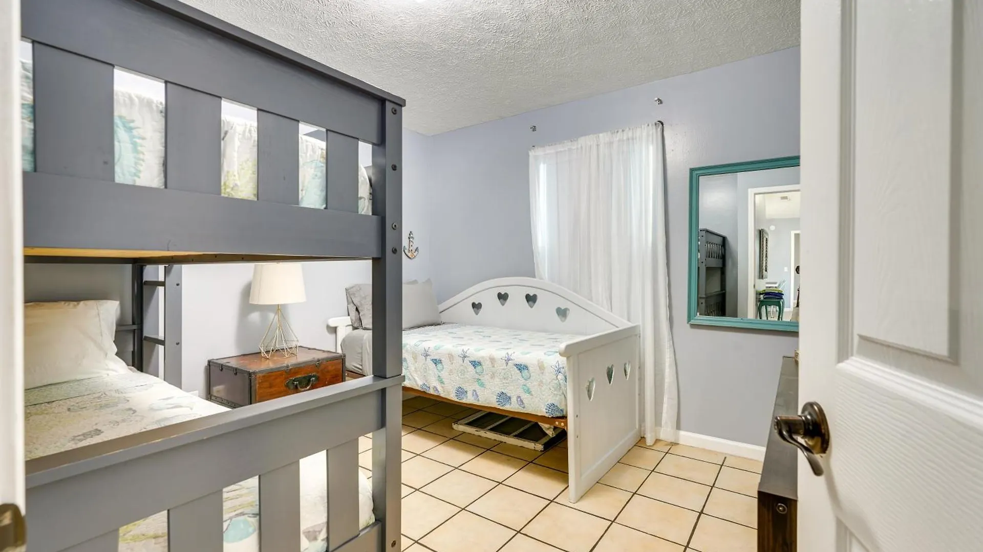 Pet-Friendly Pcb Duplex - Walk To Beach! Panama City Beach Holiday home